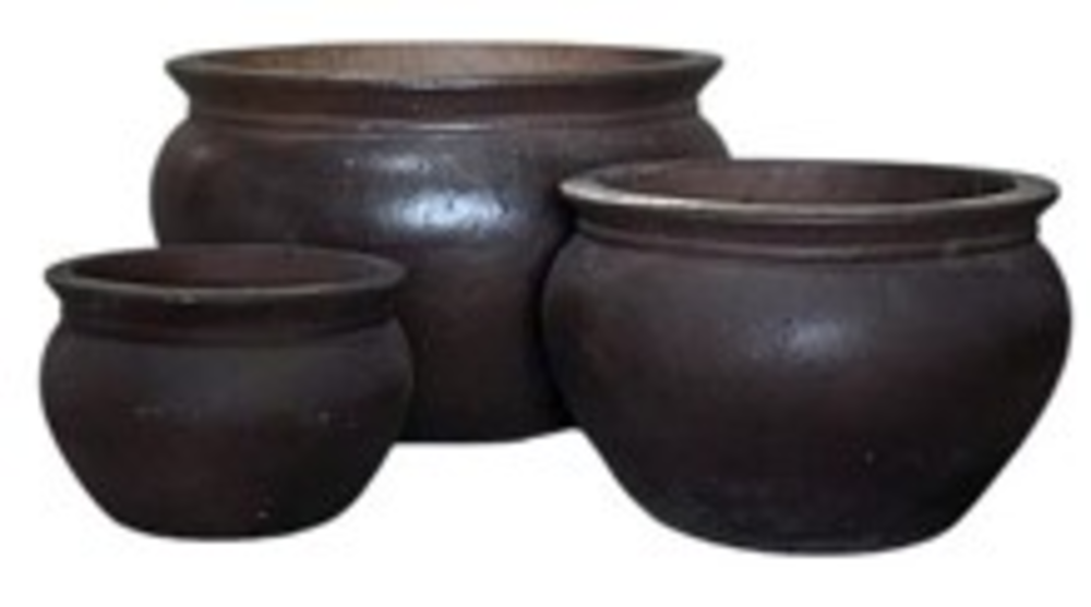 Bowl w. collar Black Clay.