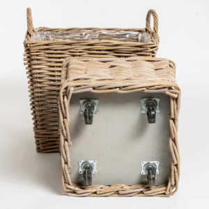 Rattan Square Incl. Wheels.