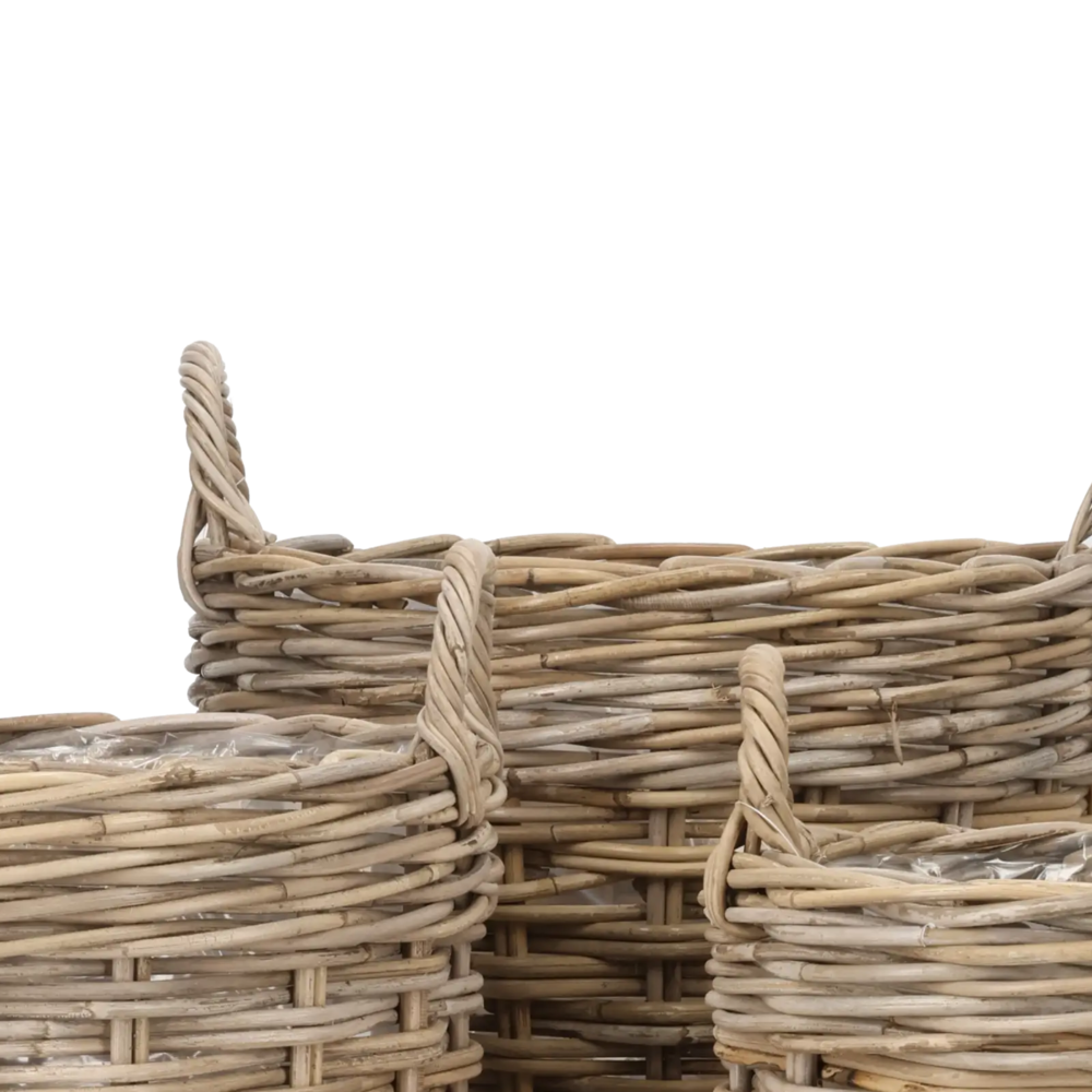 Closeup af Round Rattan with plastic lining set 3.