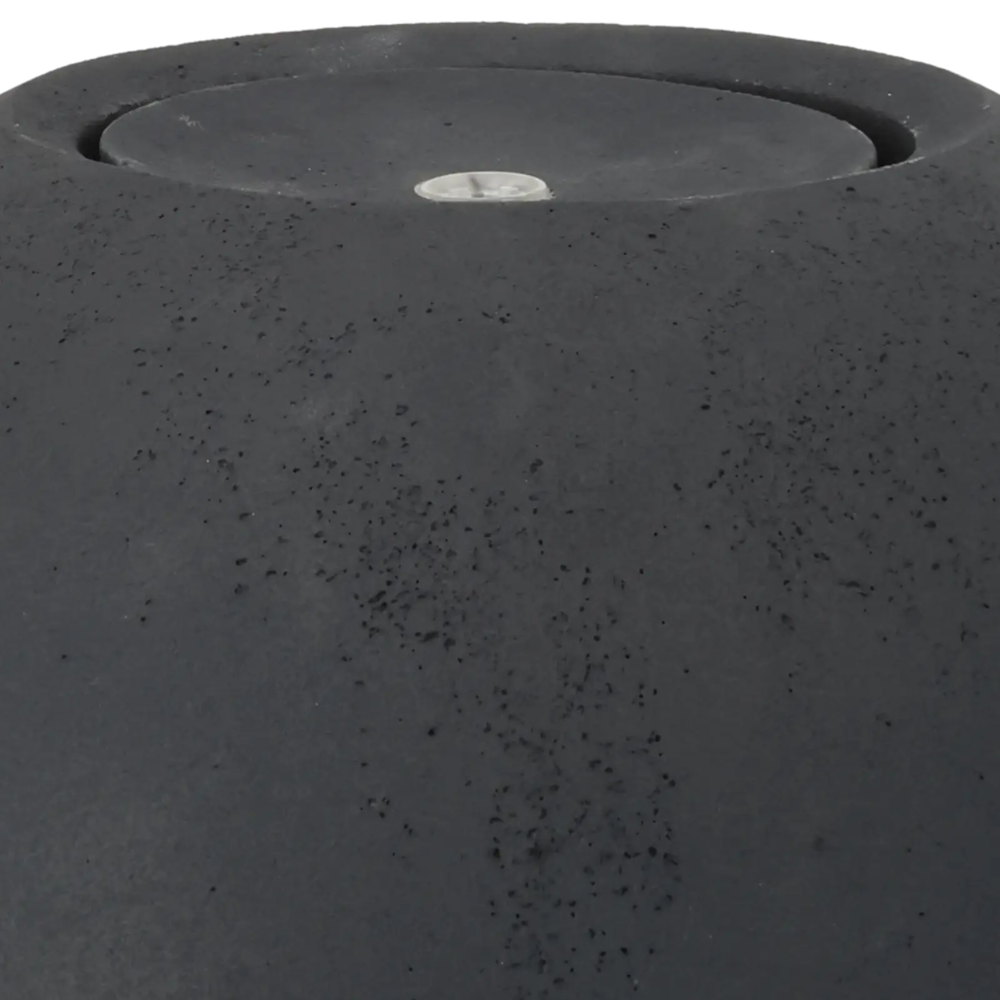 Closeup af Maicao 50 Fountain Black Stone.