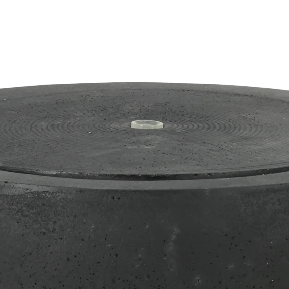 Closeup af Nuihau 57 Fountaine Black Stone.