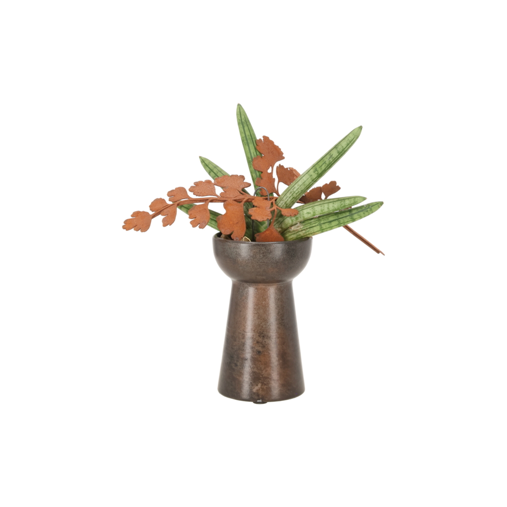 Miljøbillede med Hyacinth Vase Cast Iron.